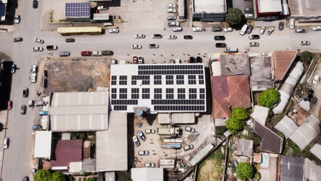 PROJETO 3D REALISTA – TELHADO INDUSTRIAL ZERO GRID